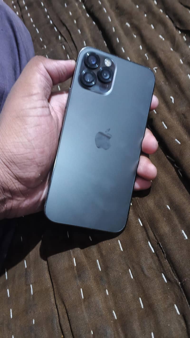 iphone 12 pro 4