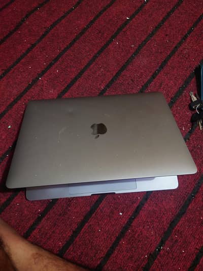 MacBook pro 2018   8gb 512gb
