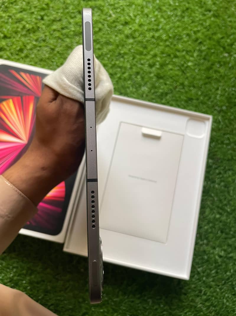 iPad Pro 11 (3rd Generation), Wifi & Cellular 8