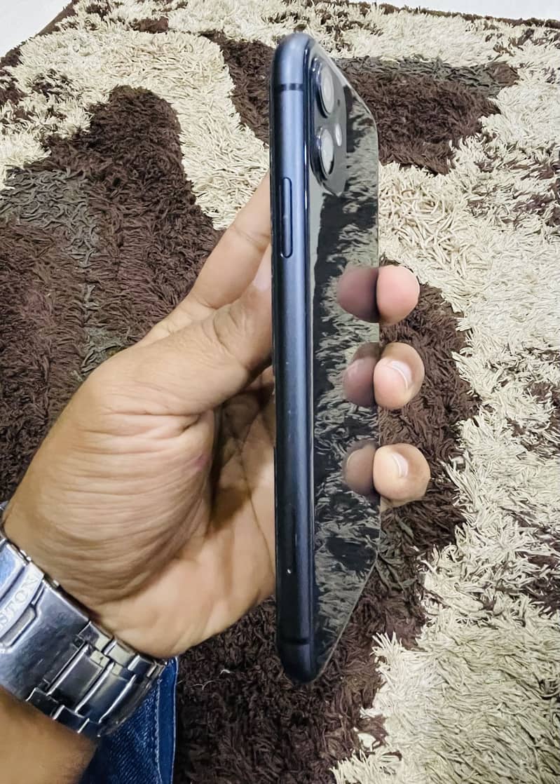 Apple iPhone 11 0