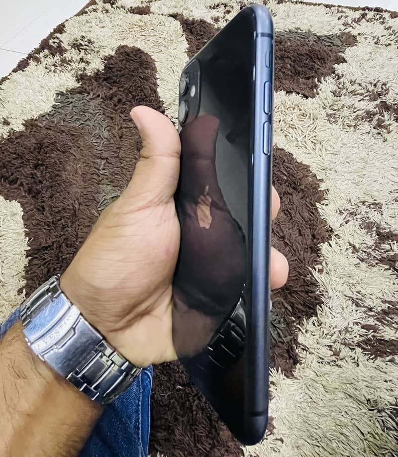 Apple iPhone 11 3
