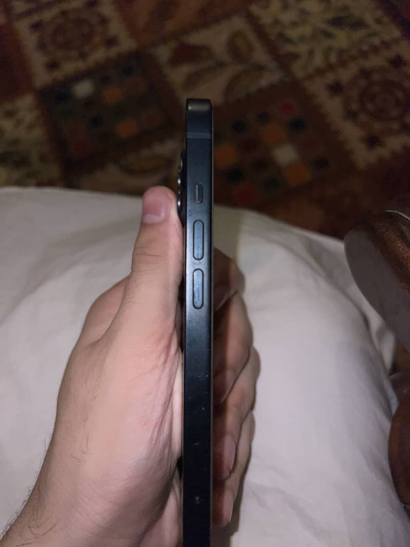 Apple iPhone 13 1
