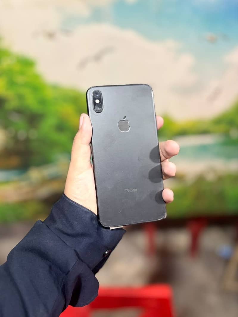 Apple iPhone XS Max 1
