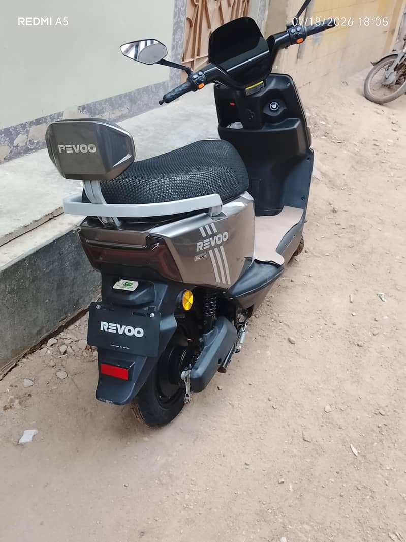 revoo a12 1