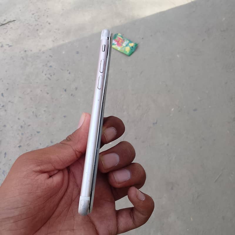Apple iPhone 7 2