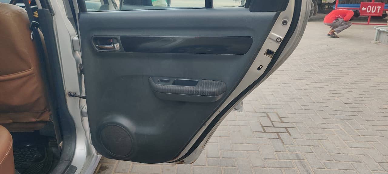 Suzuki Swift 2012 9