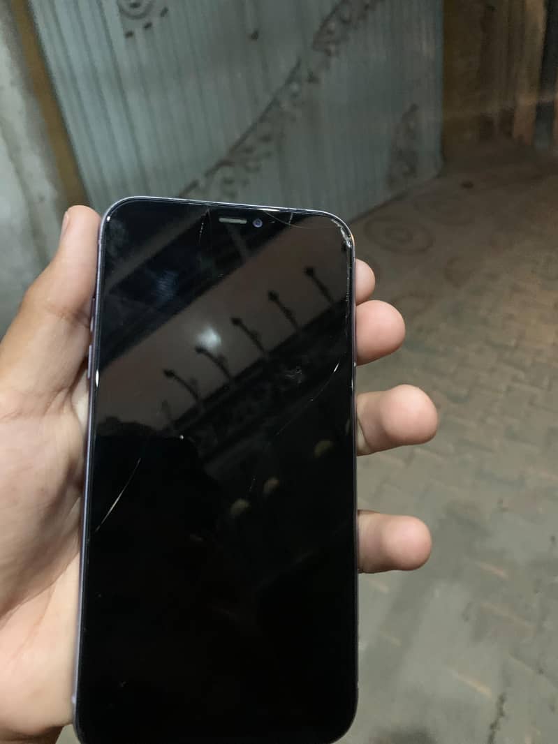 Apple iPhone 11 bypass 4