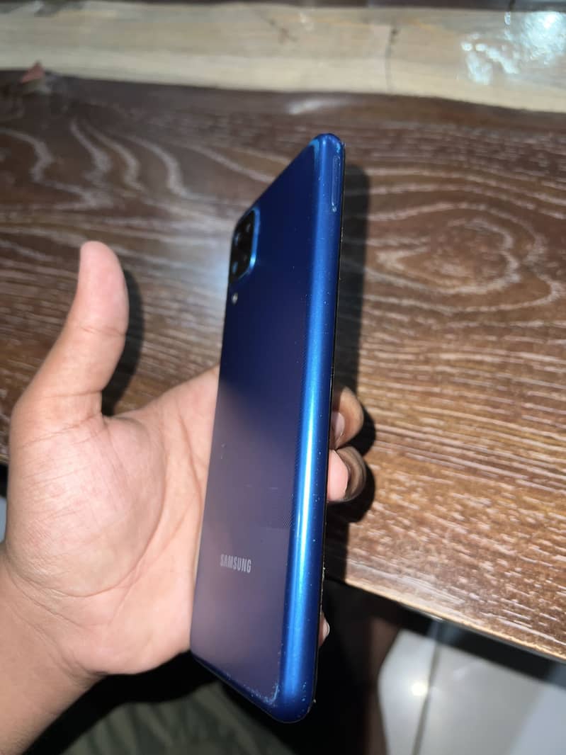 Samsung Mobile A12 3