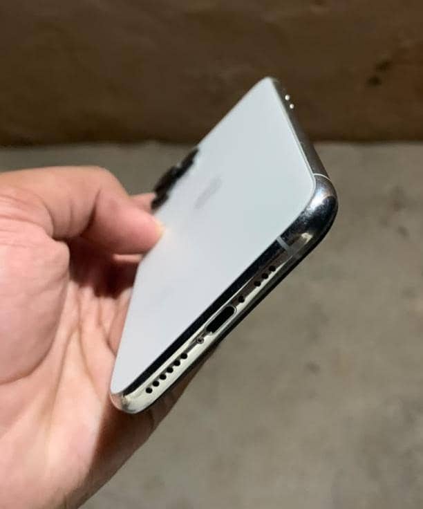 Apple iPhone 11 pro 2