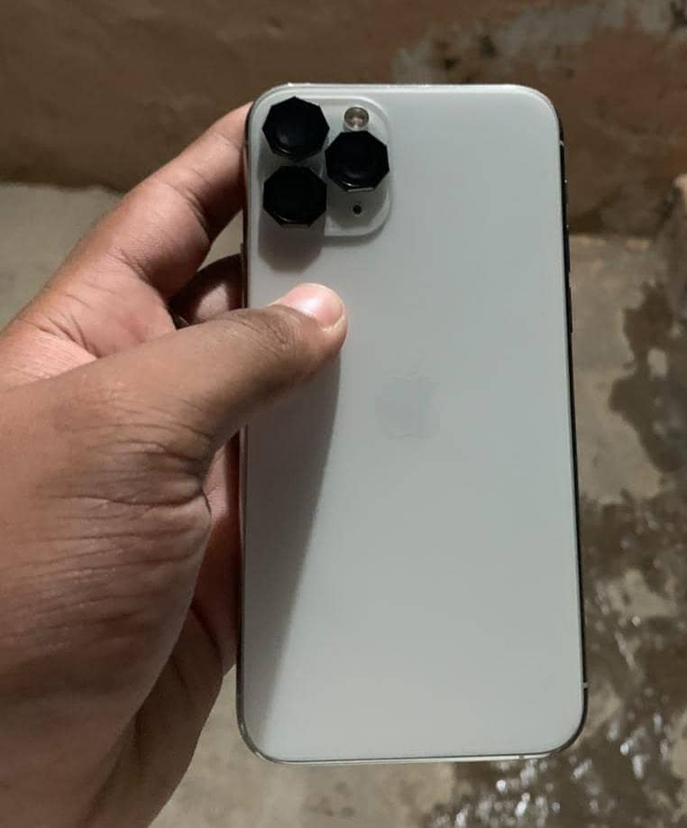 Apple iPhone 11 pro 4