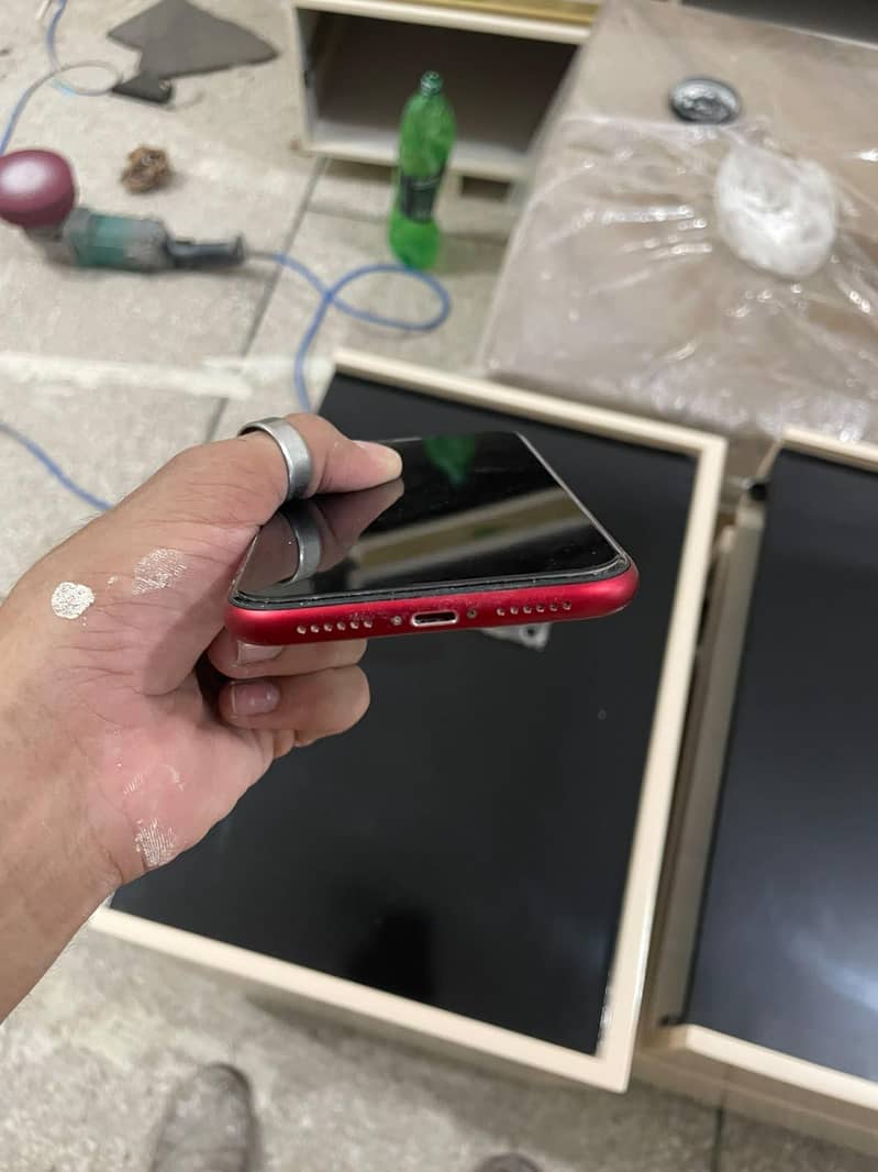 Apple iPhone XR 4