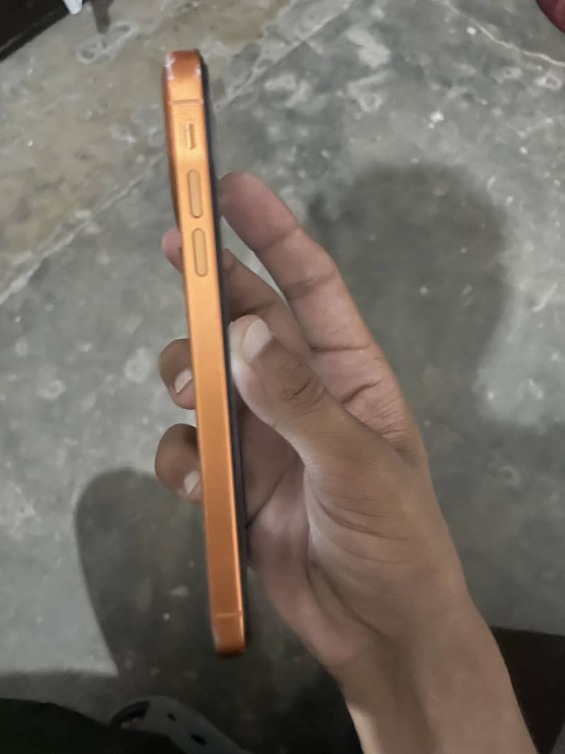 iphone 11 converted into 17 Pro 3