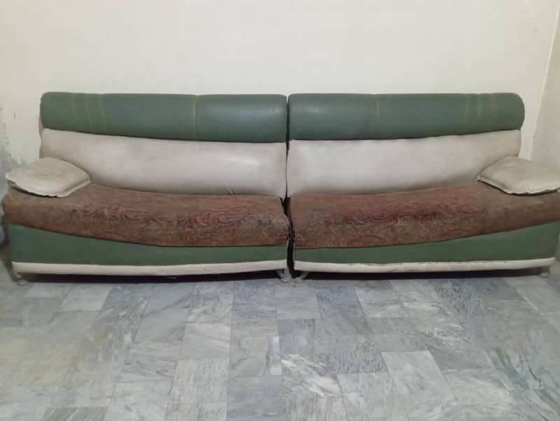 bot sofa 1