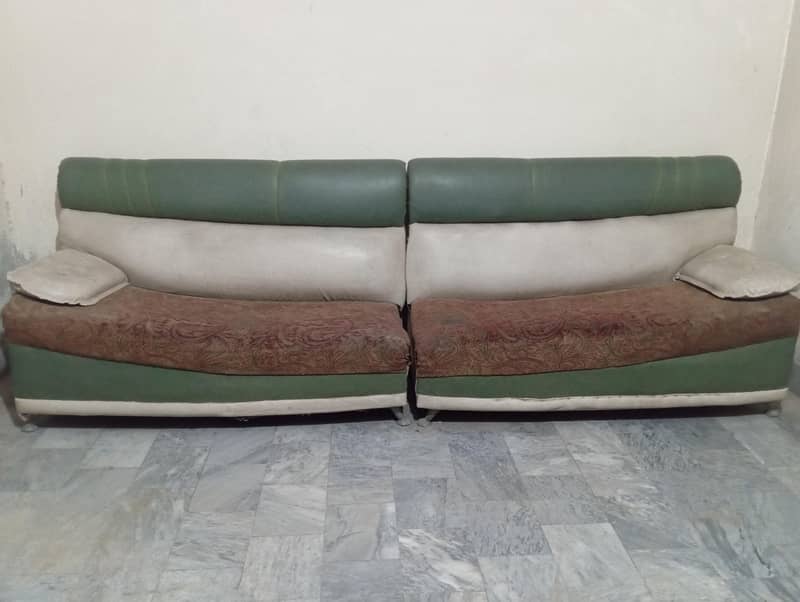 bot sofa 2