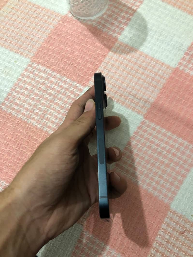 Apple iPhone 14 3