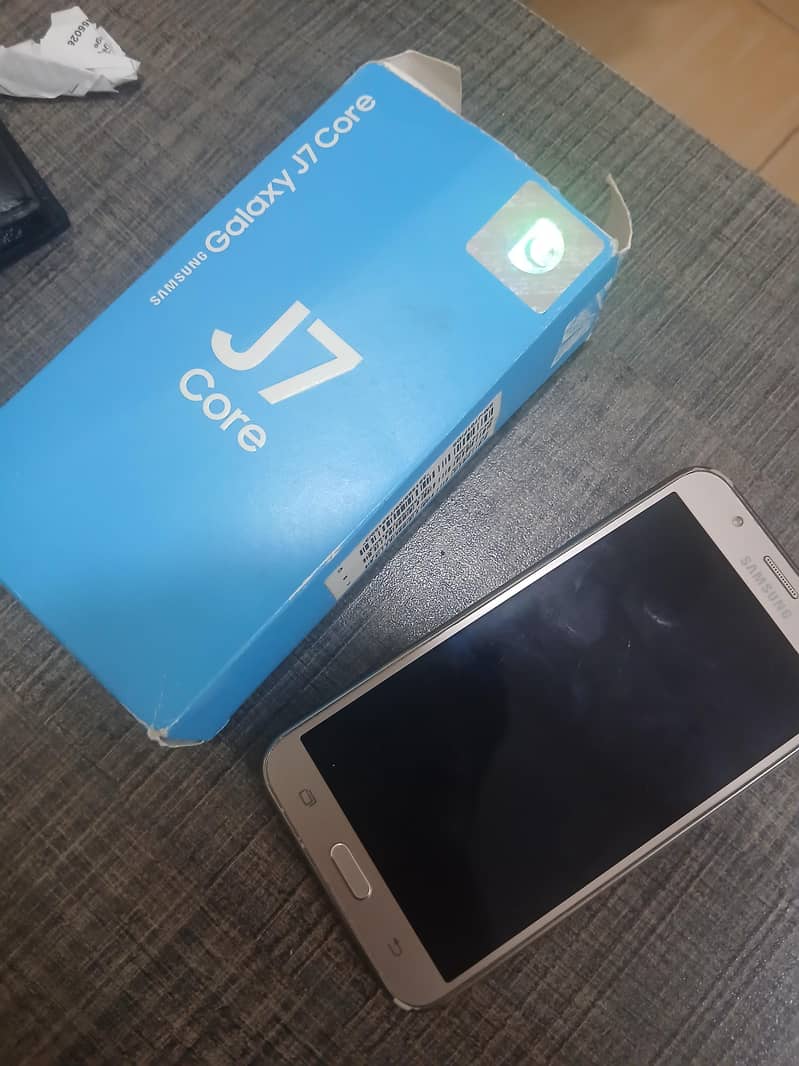 Samsung Mobile J7 Core 0
