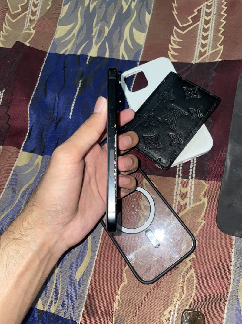 Apple iPhone 15 11