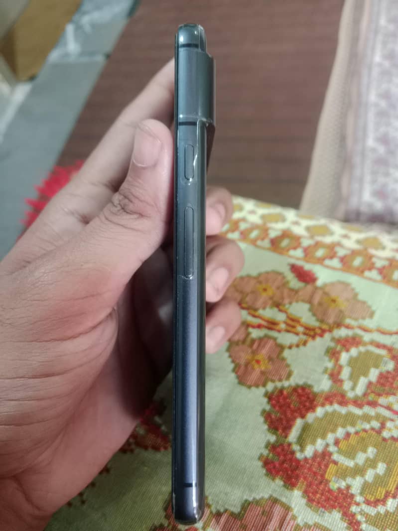 Google Pixel 8 4