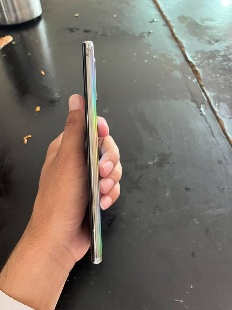 Samsung Mobile Note 10 Plus 6