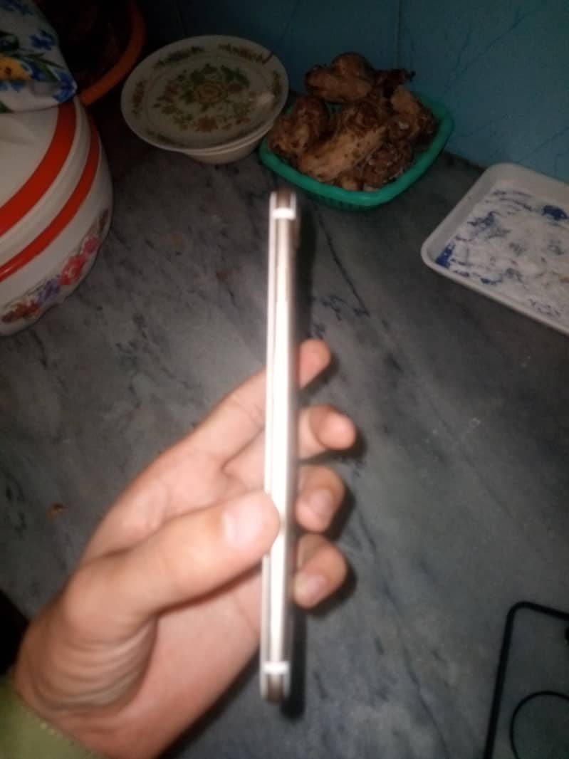 Apple iPhone 7 Plus 1