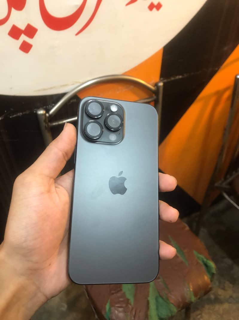 Apple iPhone 15 Pro Max 0