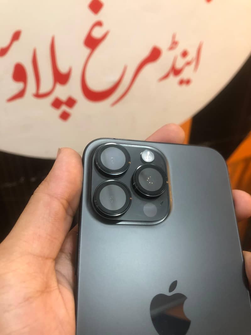 Apple iPhone 15 Pro Max 2