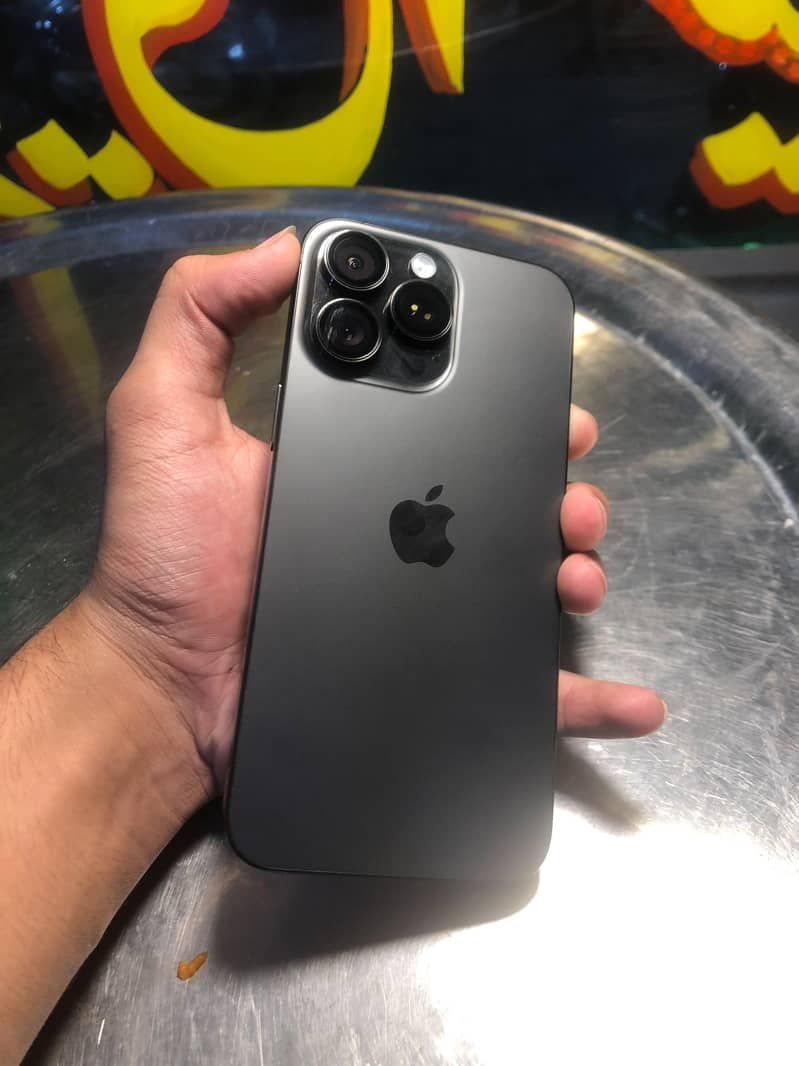 Apple iPhone 15 Pro Max 10