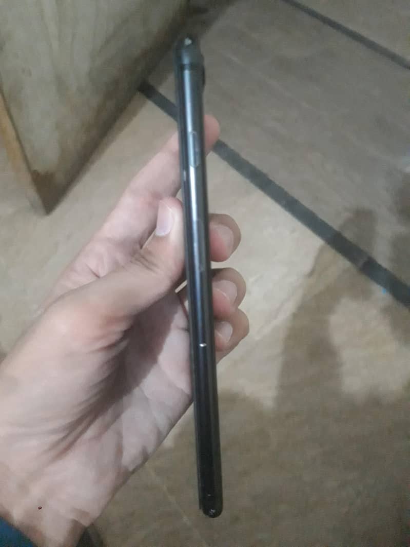 Apple iPhone 7 Plus 2