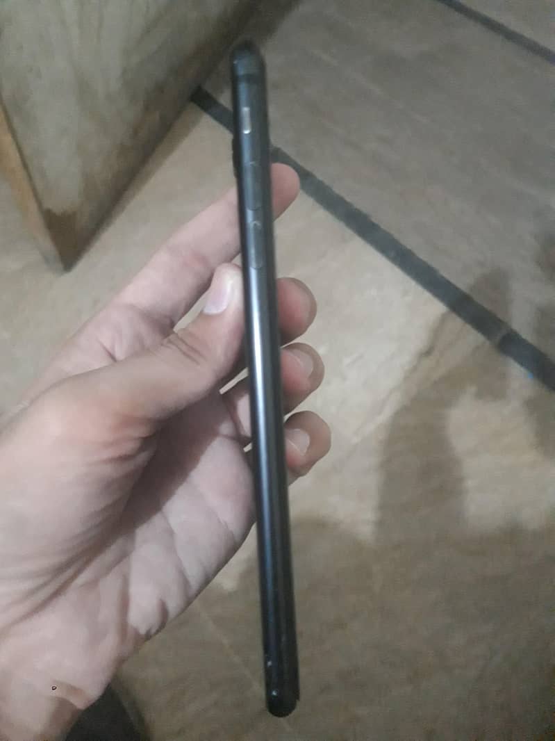 Apple iPhone 7 Plus 3