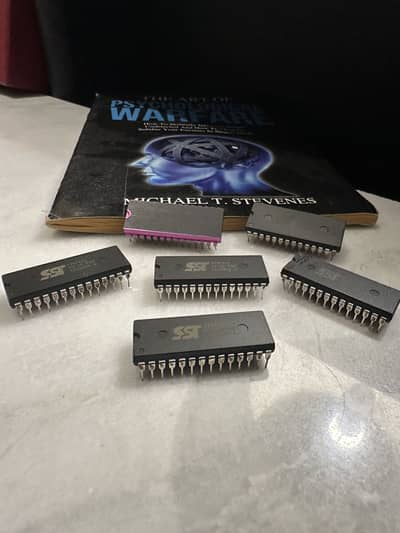 SST 27SF512 Chip