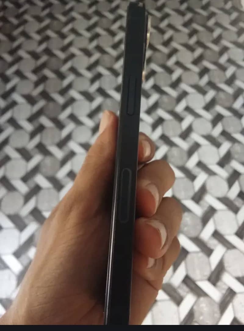 Apple iPhone 13 3