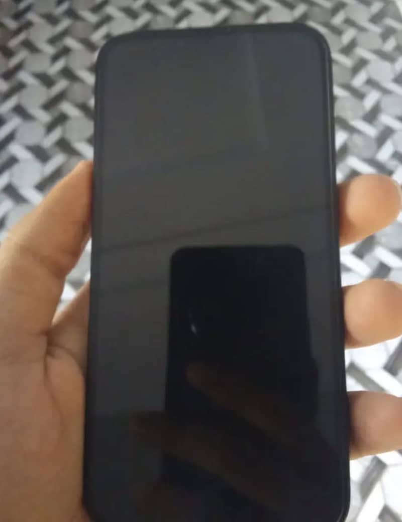 Apple iPhone 13 5