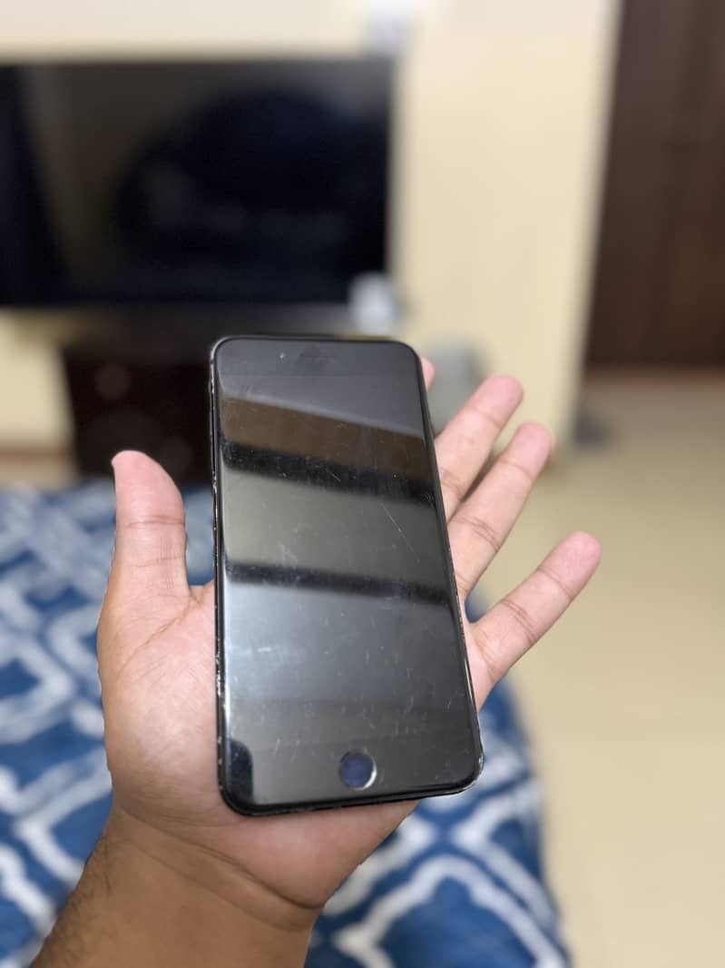 Apple iPhone 7 Plus 8