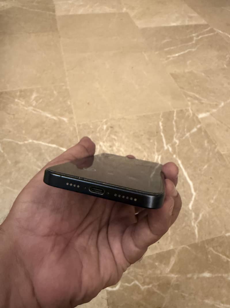 Apple iPhone 15 Pro Max 7