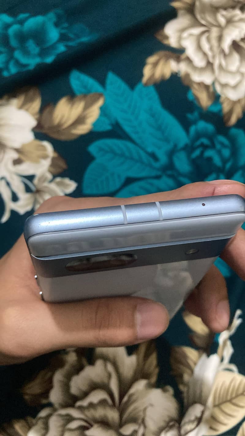 Google Pixel 7a 3