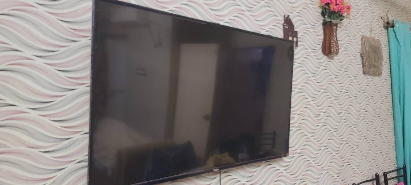 Haier 43" 4