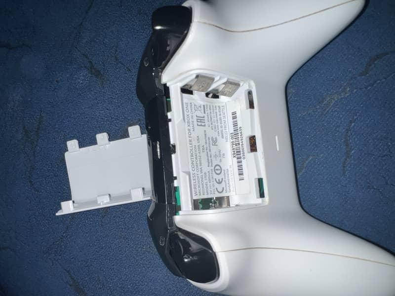 XBOX ORIGINAL CONTROLLER WITH BAG 3
