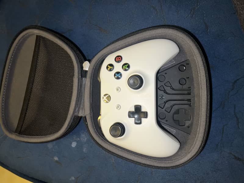 XBOX ORIGINAL CONTROLLER WITH BAG 5