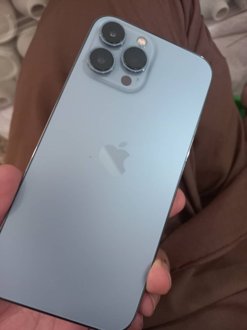 Apple iPhone 13 3