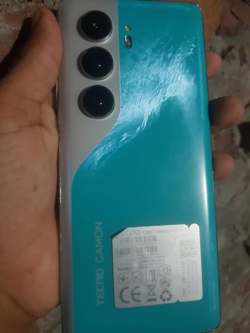 Tecno CAMON 40 Pro 0