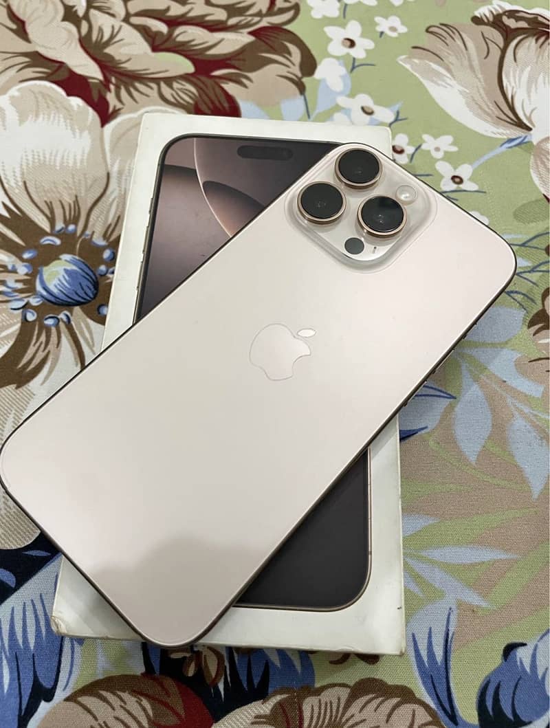 Apple iPhone 16 Pro Max 0