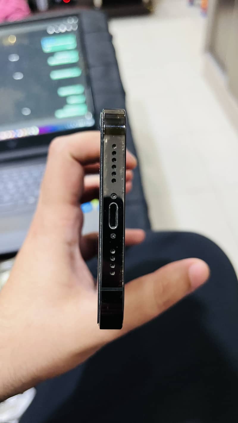 Apple iPhone 14 Pro Max 0