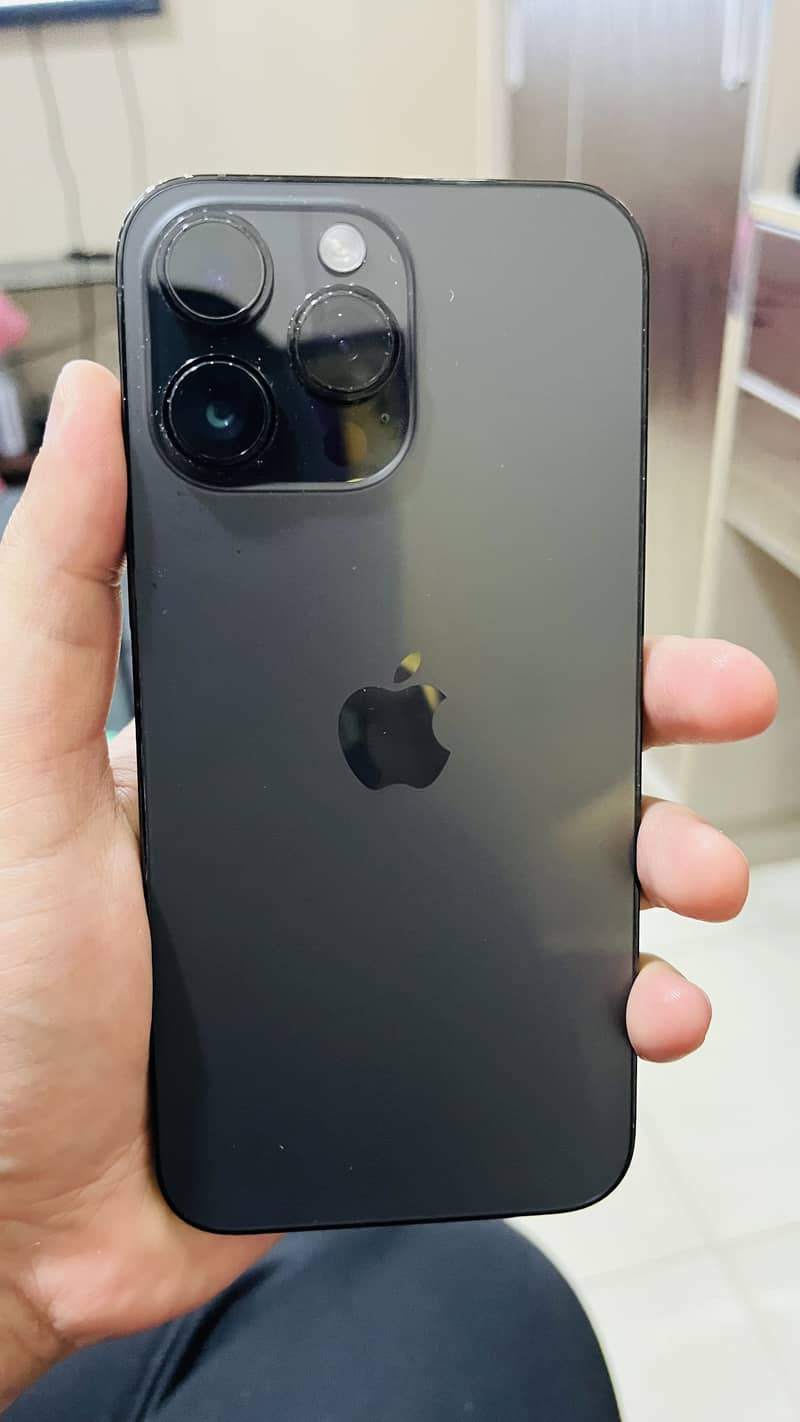 Apple iPhone 14 Pro Max 1