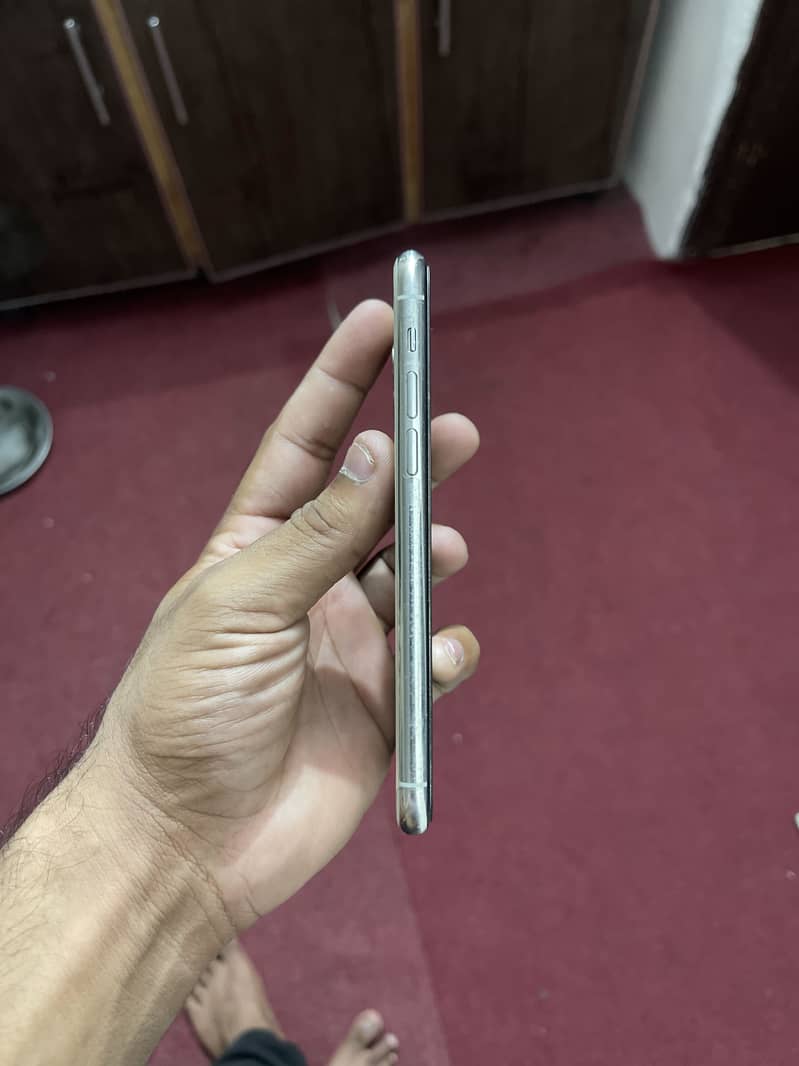 Apple iPhone 11 Pro 0