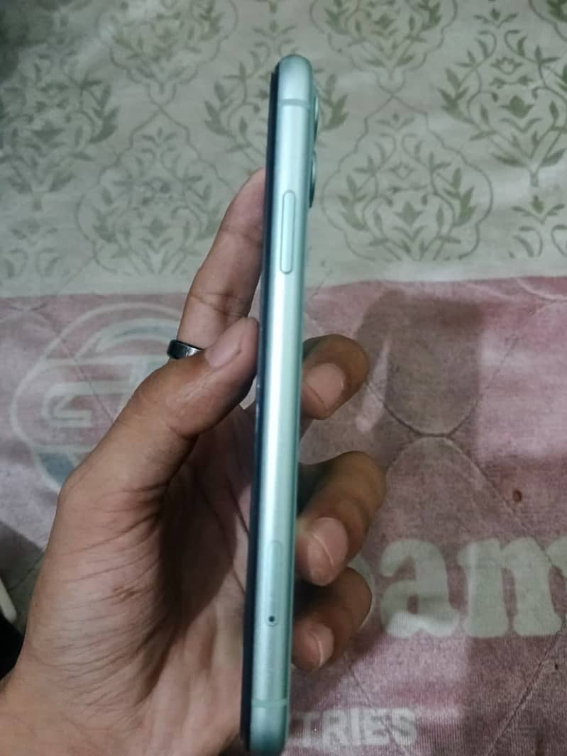 Apple iPhone 11 5