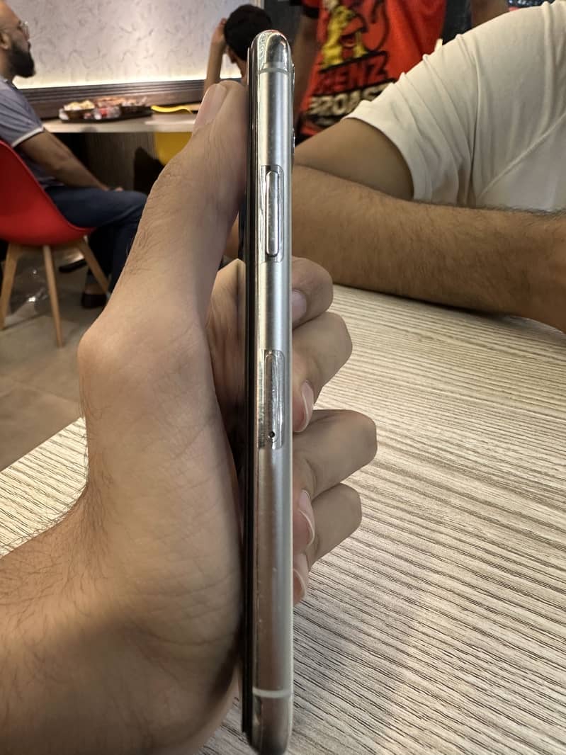Apple iPhone 14 Pro 1