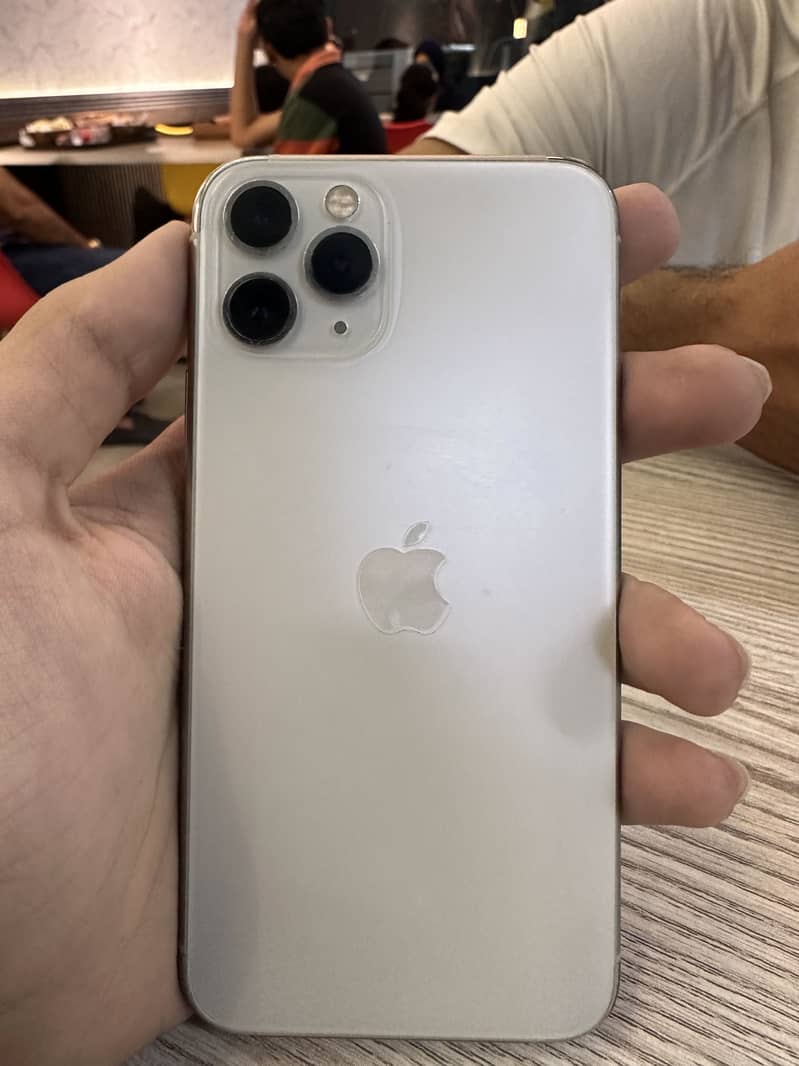 Apple iPhone 14 Pro 4