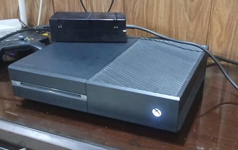 Xbox One 512GB + 2 Controllers + FC 26