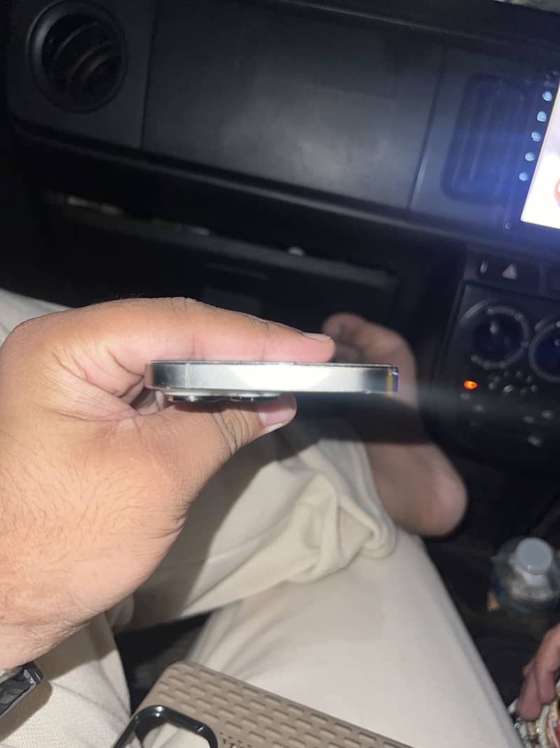 Apple iPhone 14 Pro Max 2