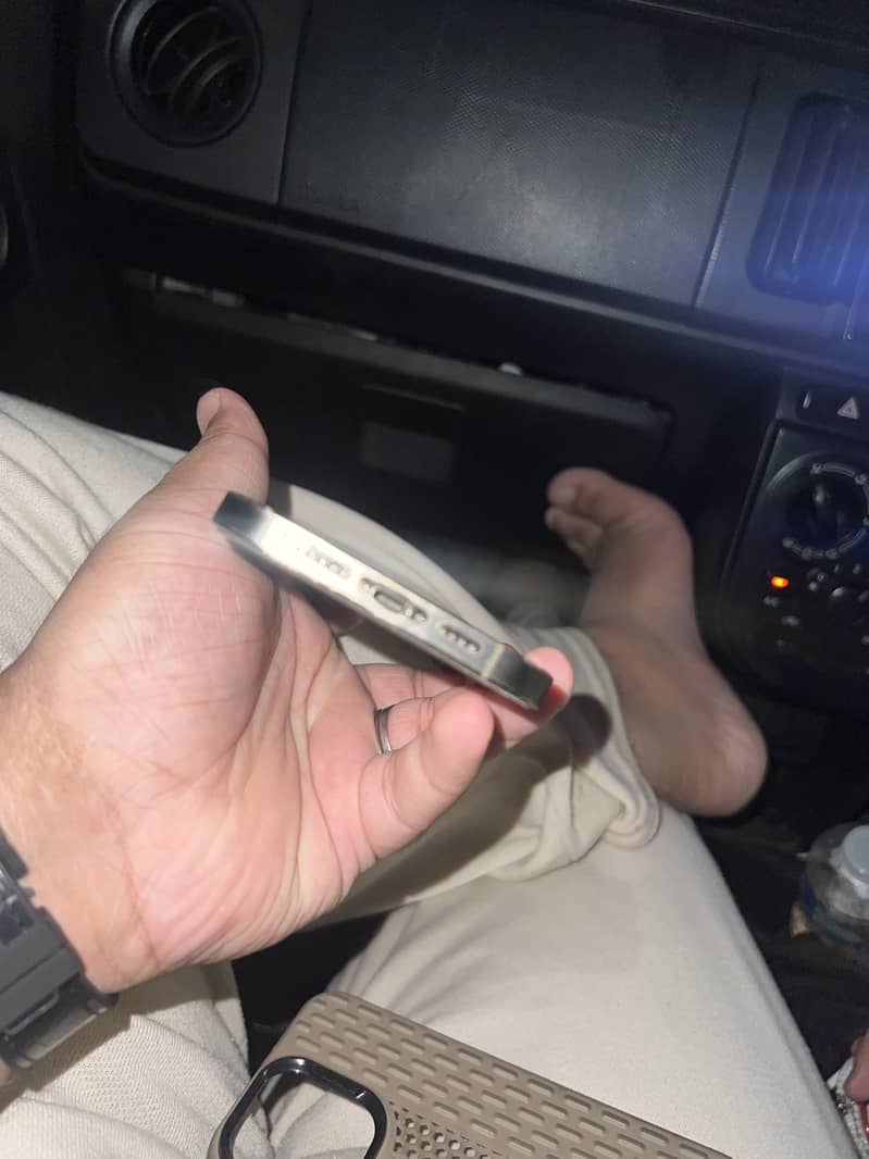 Apple iPhone 14 Pro Max 3